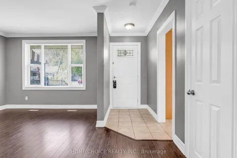 11 Thorncroft Crescent, ON L1S 2S1
