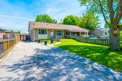 11 Thorncroft Crescent, ON L1S 2S1