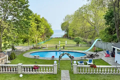 61 Sylvan Avenue, ON M1M 1J9