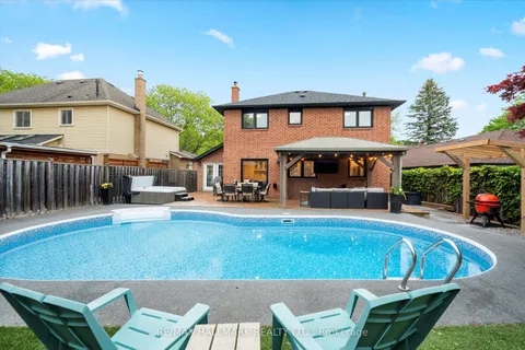 5 Bateman Court, Whitby, ON L1P 1E5