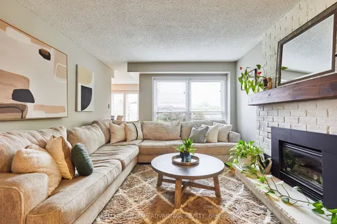 596 Prestwick Drive, ON L1J 7P3