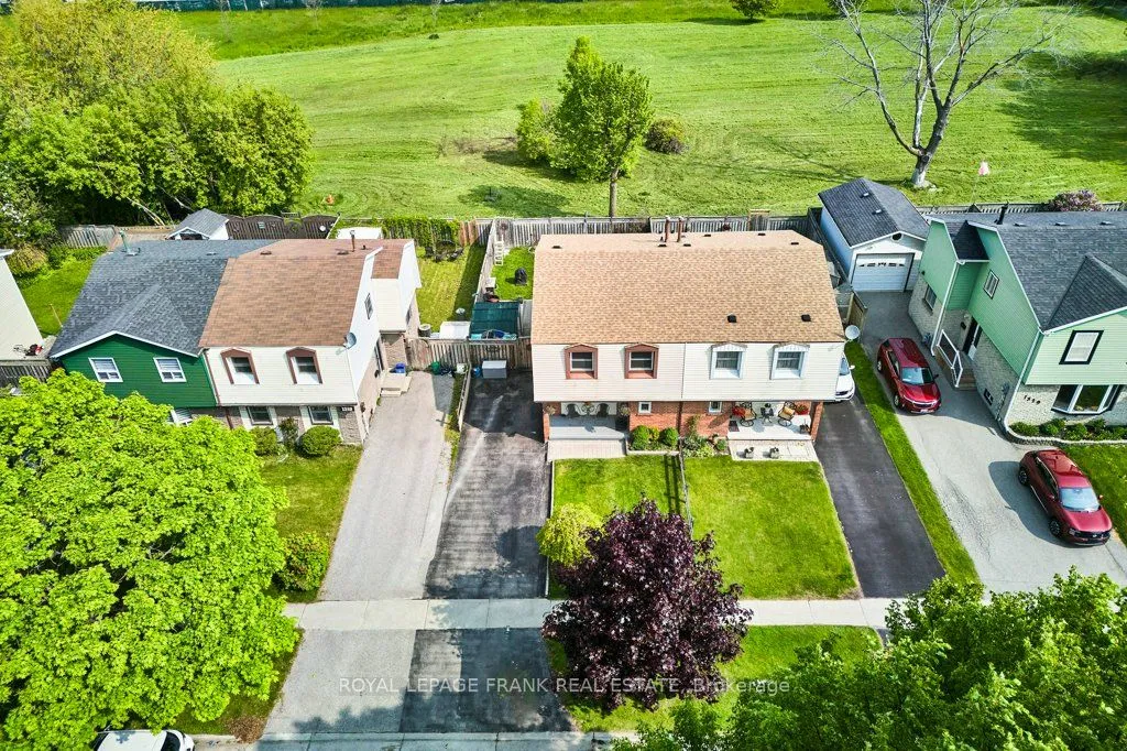 1323 Fenelon Crescent, ON L1J 6G2