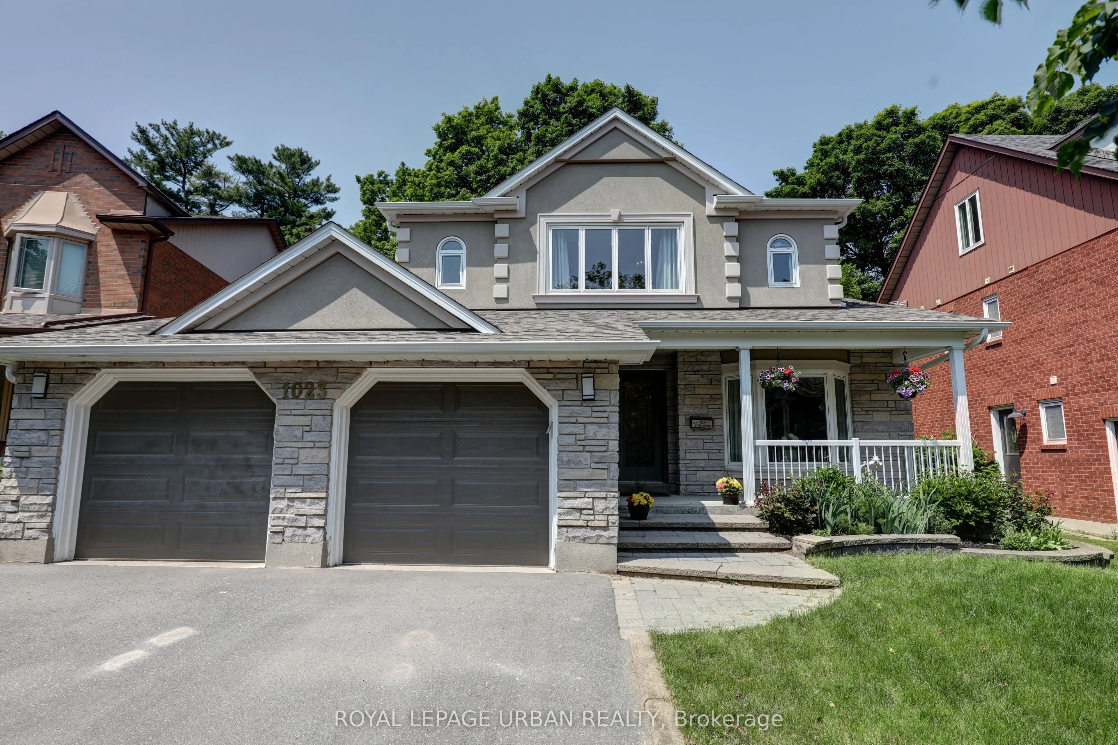 1023 Mountcastle Crescent, Pickering, ON L1V 5J1