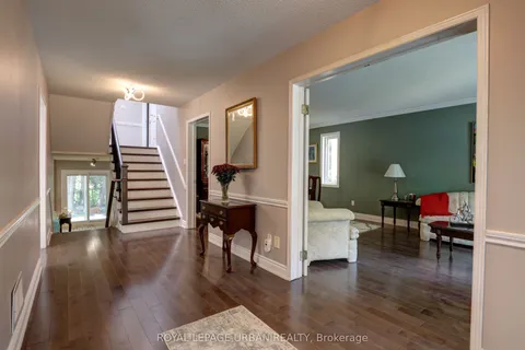 1023 Mountcastle Crescent, Pickering, ON L1V 5J1