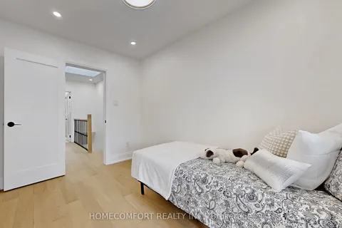 253 Fulton Avenue, Toronto, ON M4K 1Y6