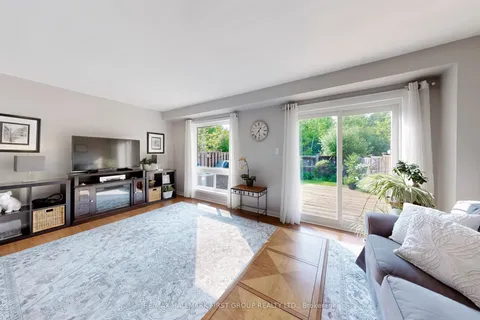 727 Sunbird Trail, Pickering, ON L1X 2X5