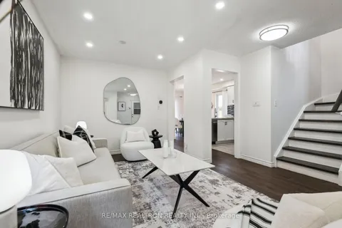 1152 Gossamer Drive, ON L1X 2T8