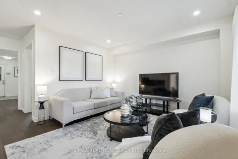 1152 Gossamer Drive, ON L1X 2T8