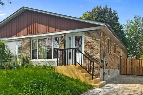 76 Lowry Square, ON M1B 1N6