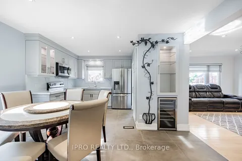 55 Lilian Drive, ON M1R 3W2