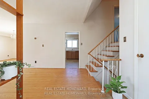 36 Manorglen Crescent, ON M1S 1W4