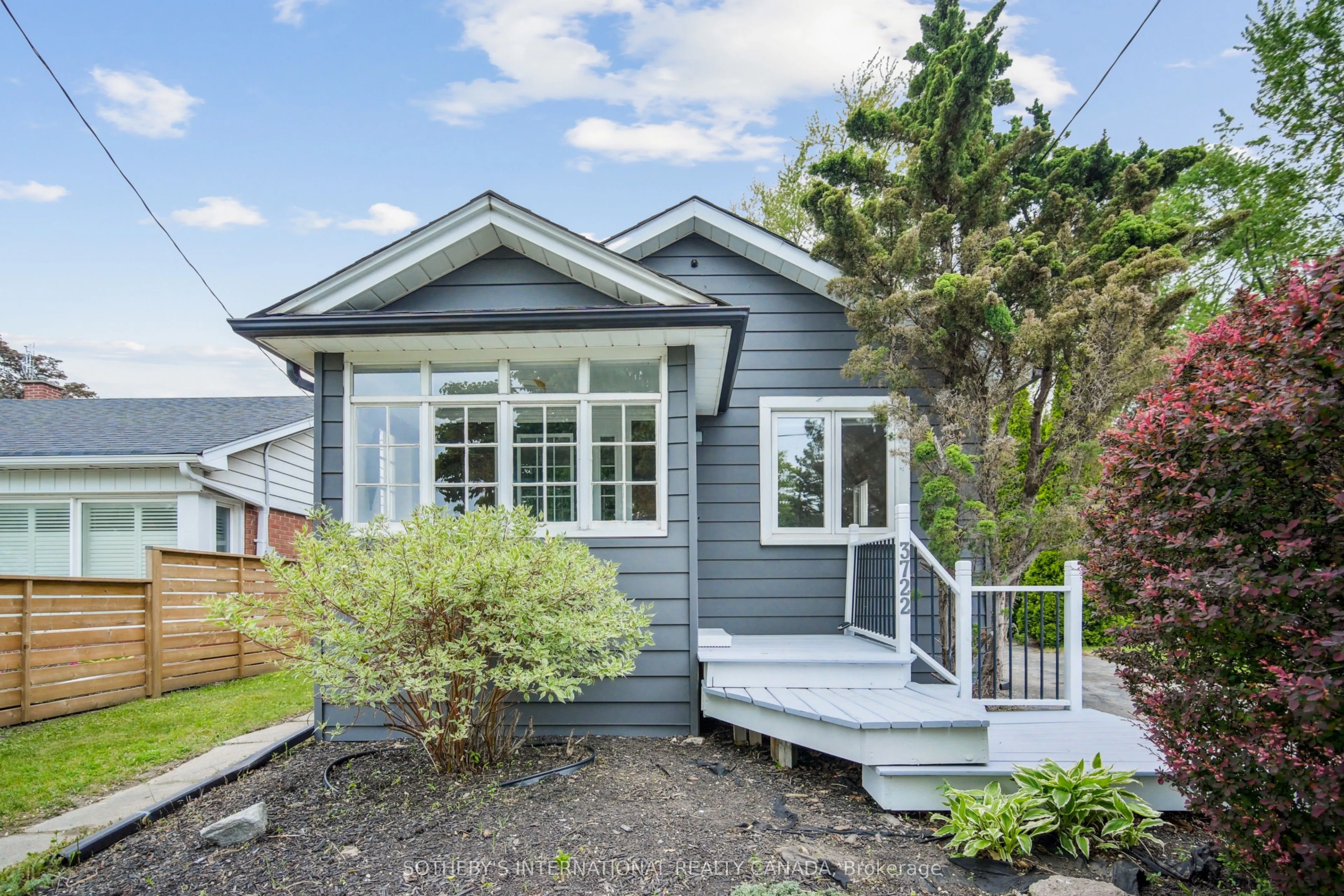 3722 St. Clair Avenue, ON M1M 1T6