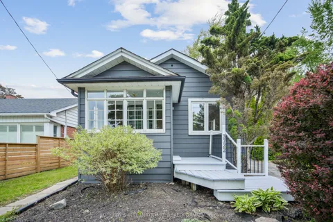 3722 St. Clair Avenue, ON M1M 1T6