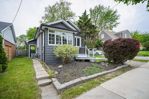 3722 St. Clair Avenue, ON M1M 1T6