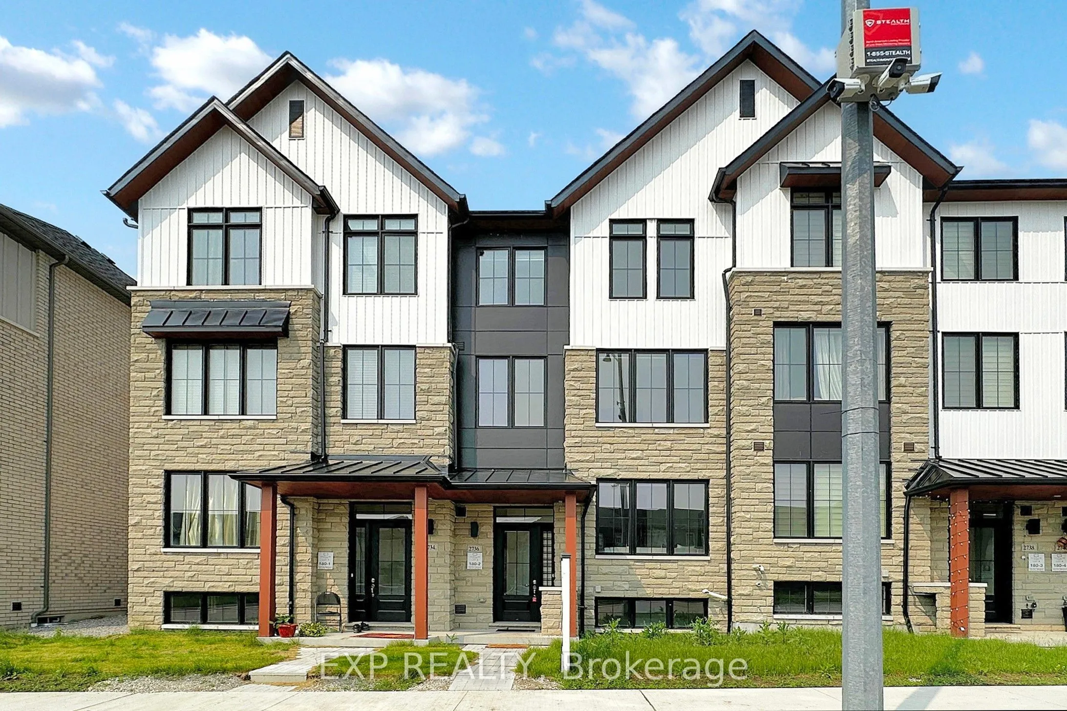 2736 Peter Matthews Drive, ON L1X 0M2