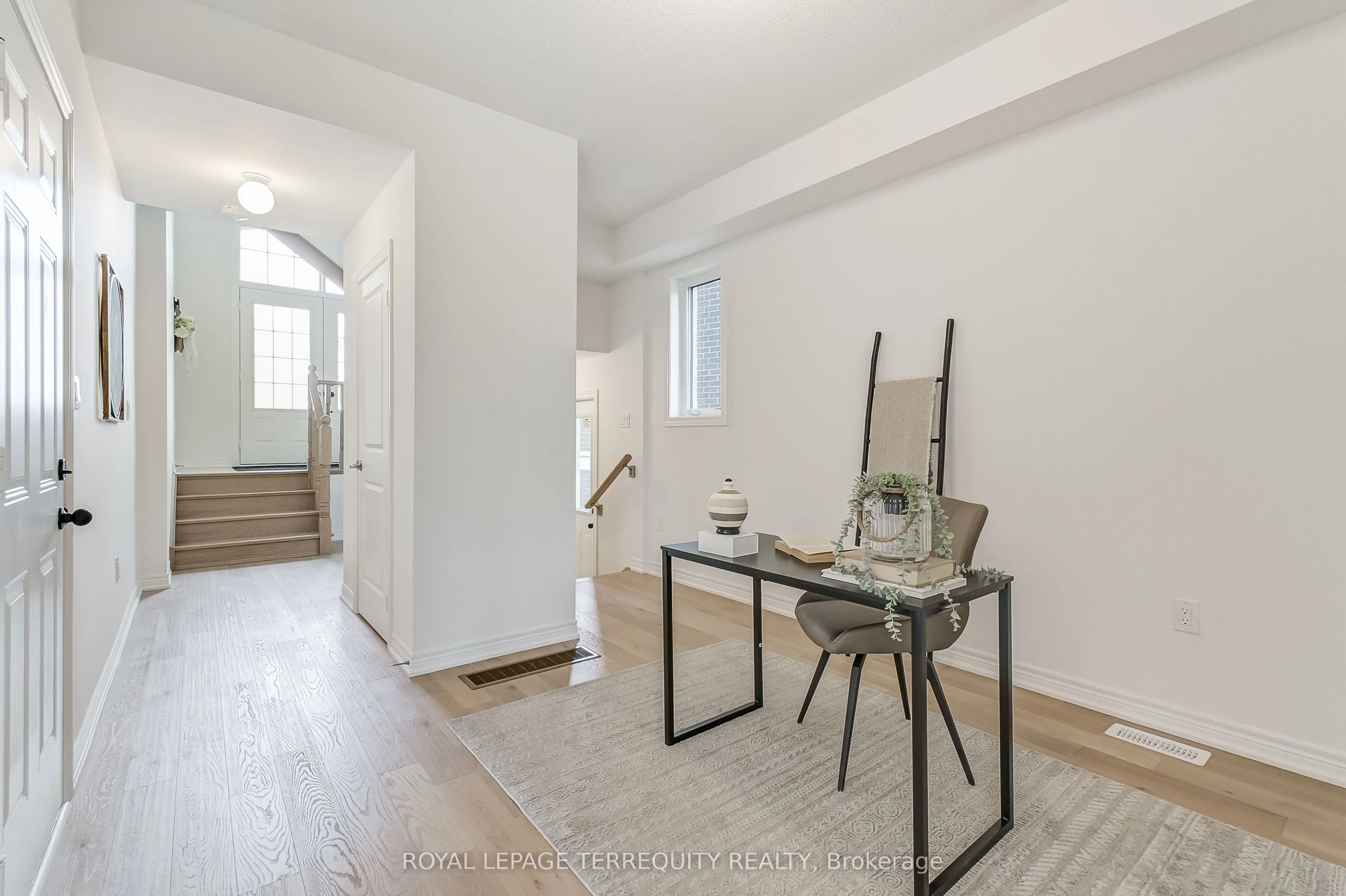 1276 Talisman Manor, ON L1V 2P8