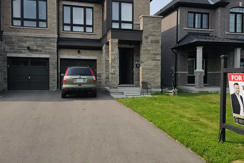 54 Peter Hogg Court, ON L1P 0N2