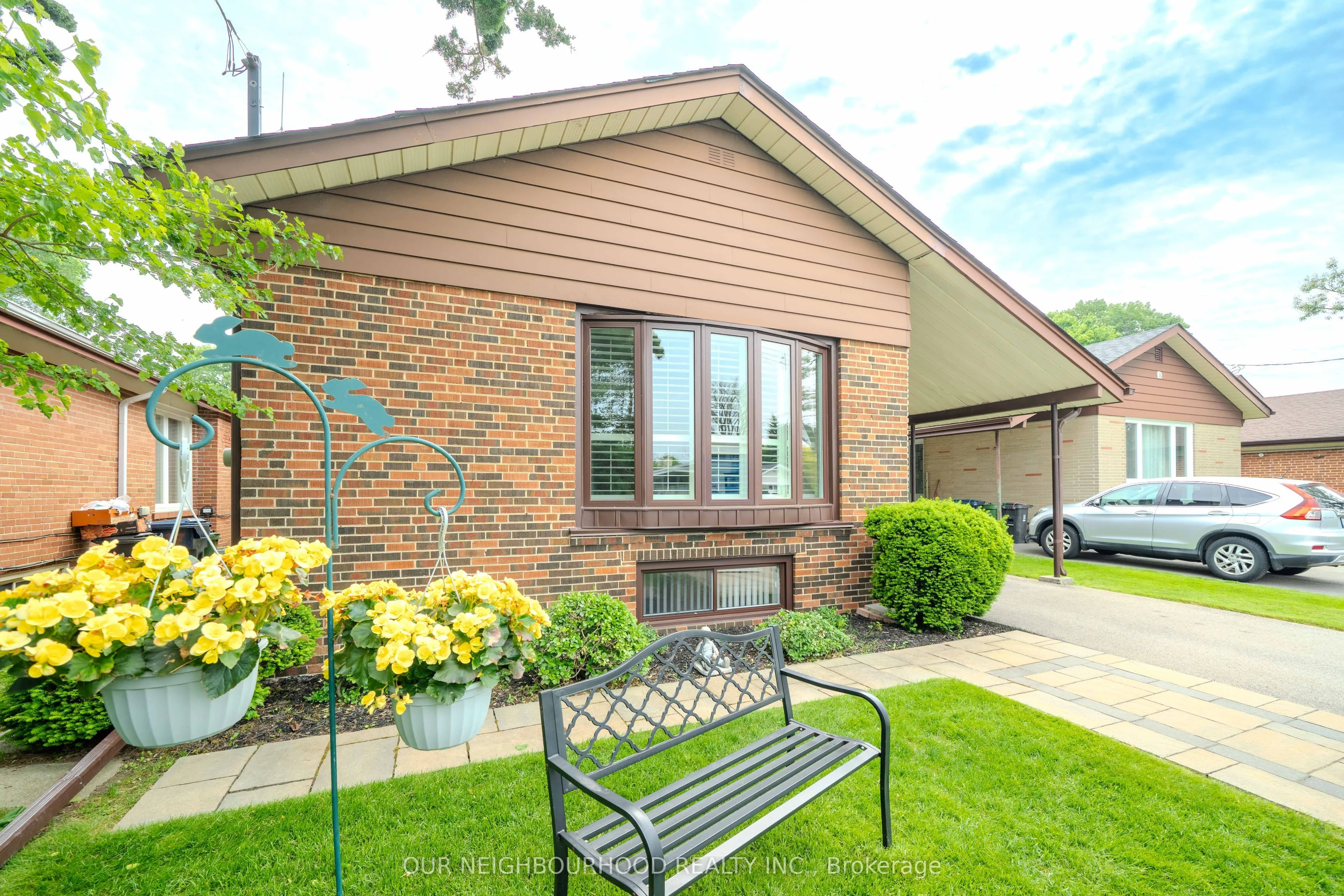 15 Penetang Crescent, ON M1K 4Y4