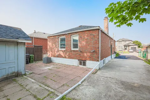 14 Frey Crescent, ON M1R 2C4