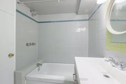 14 Frey Crescent, ON M1R 2C4