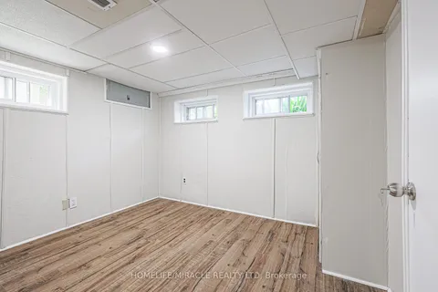 14 Frey Crescent, ON M1R 2C4