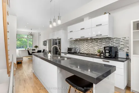 68 Boulton Avenue, ON M4M 2J5