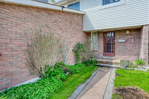 7 Kennaley Crescent, ON M1V 1L6