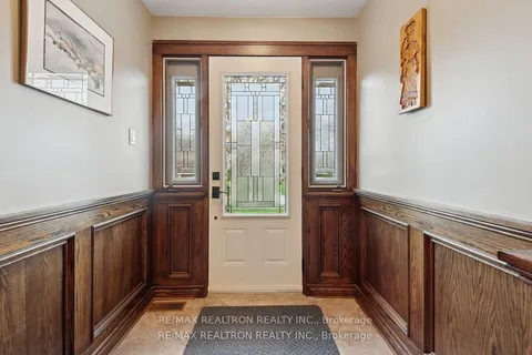 6 Redland Crescent, ON M1M 1B6