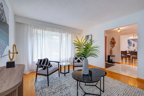 15 Charterhouse Road, ON M1S 2T4