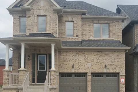 27 ROGERSON Street, ON L1B 0W4