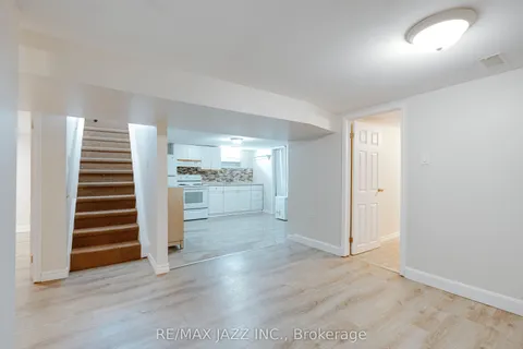 228 Gibbons Street, ON L1J 4Y6
