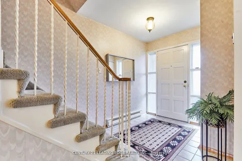 24 Dunmurray Boulevard, ON M1T 2J9