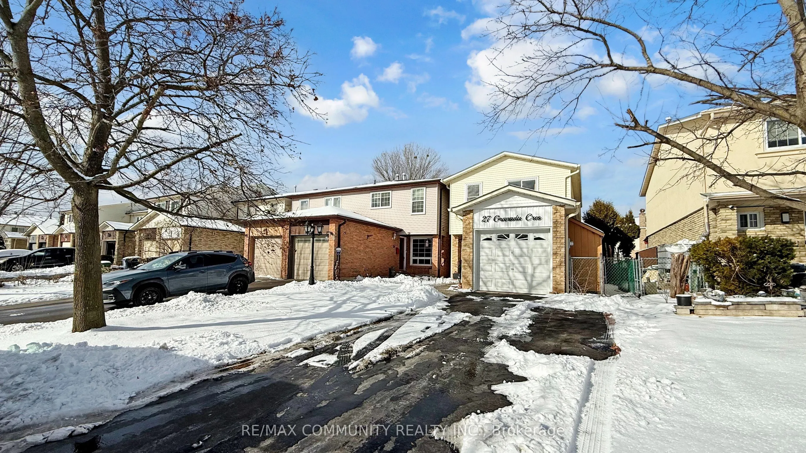 27 Granada Crescent, ON M1B 2H6