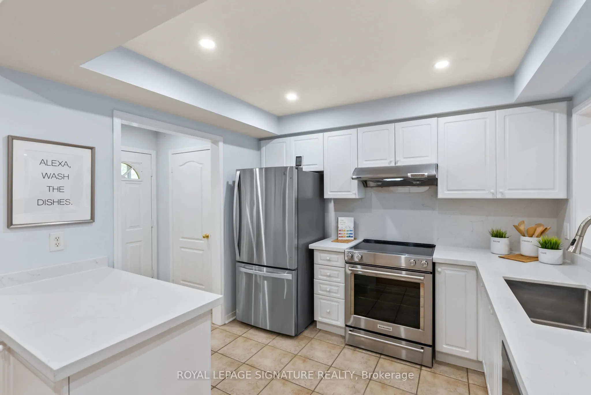 28 Georgina Gate, Toronto, ON M1L 4T9