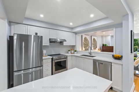 28 Georgina Gate, Toronto, ON M1L 4T9