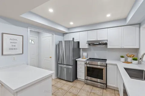 28 Georgina Gate, Toronto, ON M1L 4T9