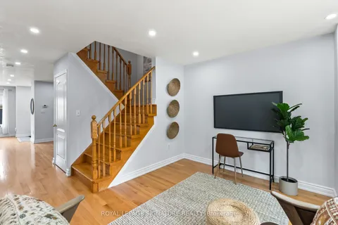 28 Georgina Gate, Toronto, ON M1L 4T9
