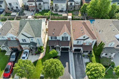 69 Vanguard Drive, Whitby, ON L1M 2P1