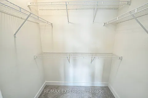 1064 Thompson Drive, Oshawa, ON L1L 0V5