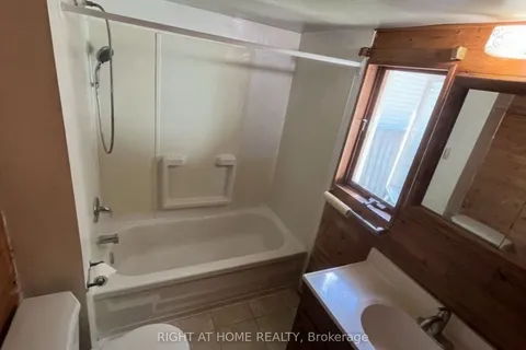 4 Lucy Avenue, ON M1L 1A2