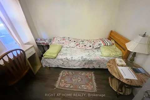 4 Lucy Avenue, ON M1L 1A2