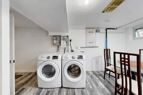 89 Mccowan Road, Toronto, ON M1M 3M5