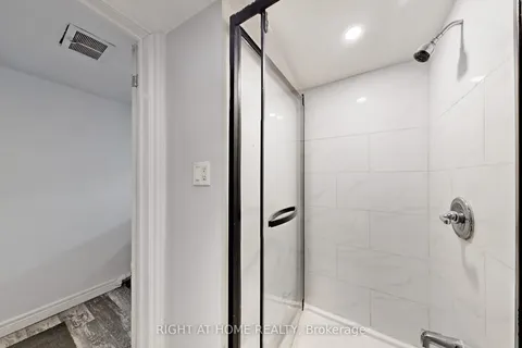 89 Mccowan Road, Toronto, ON M1M 3M5