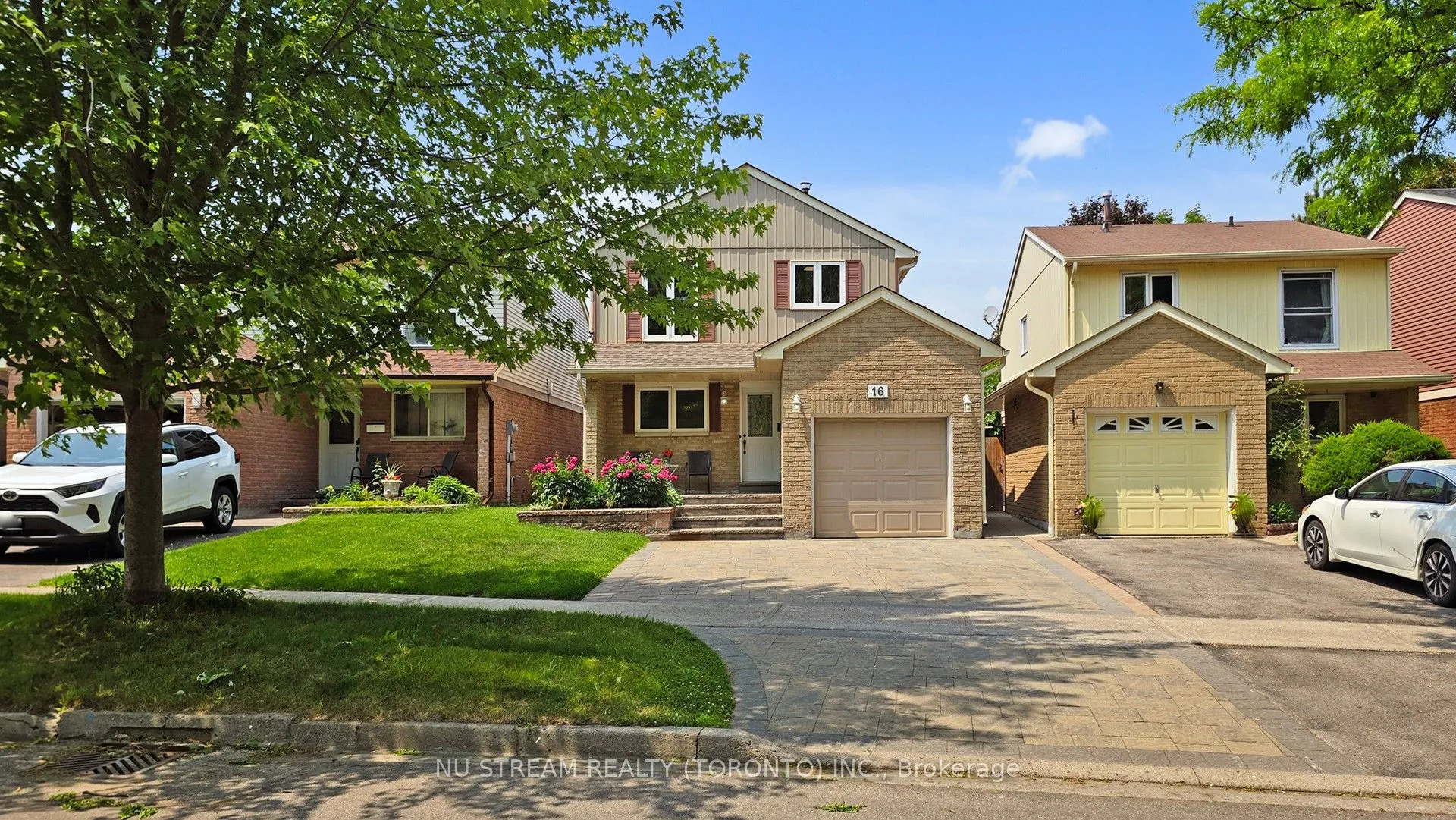 16 Caronia Square, Toronto, ON M1B 2Z8