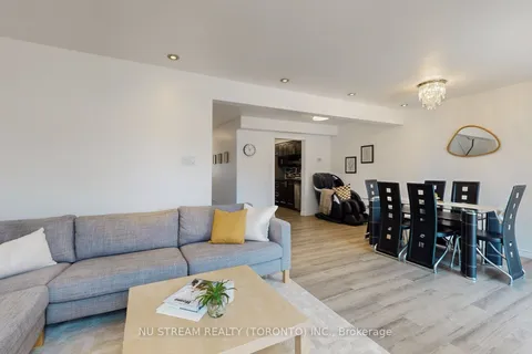 16 Caronia Square, Toronto, ON M1B 2Z8