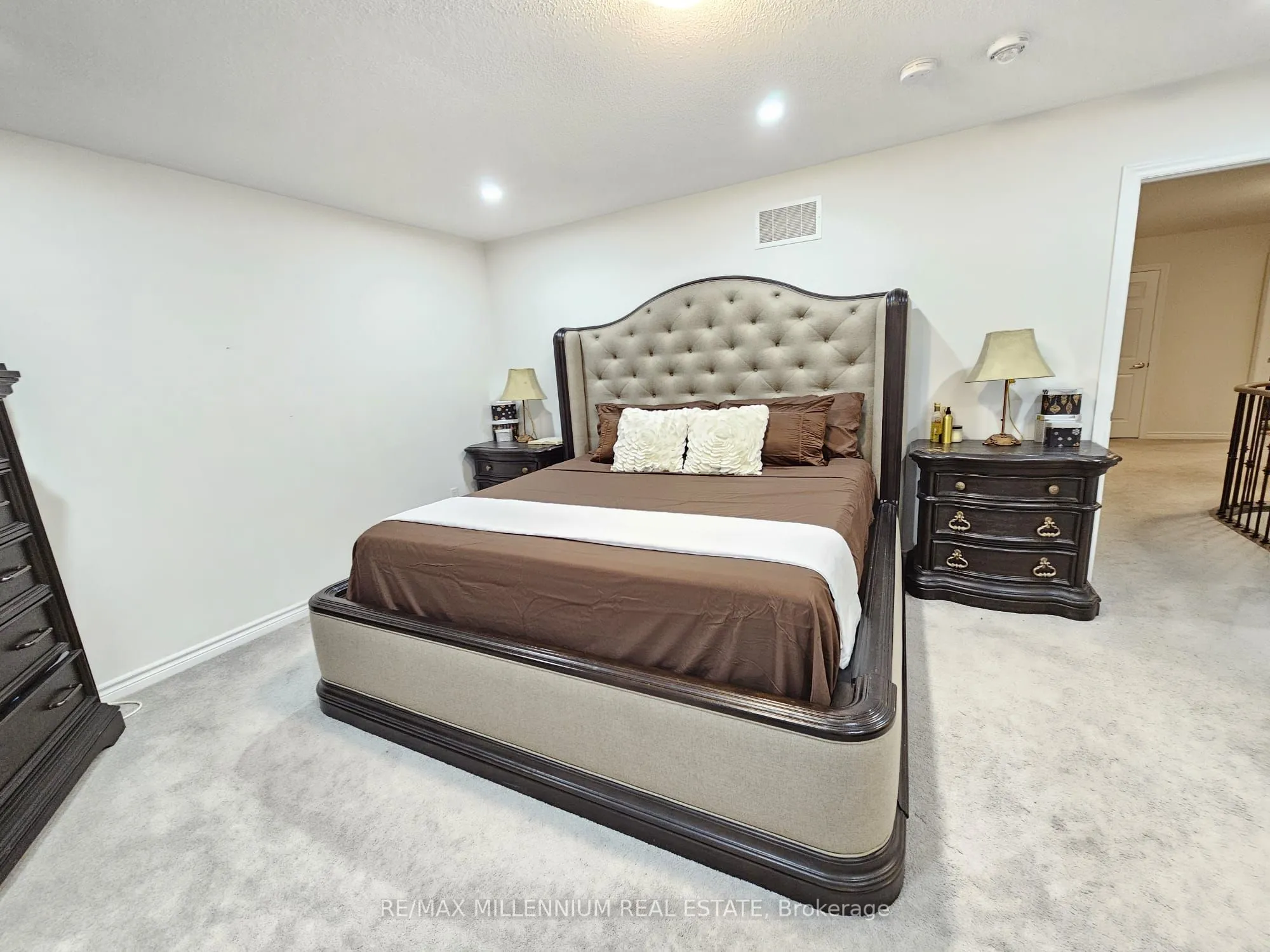 139 Crombie Street, ON L1C 4A6