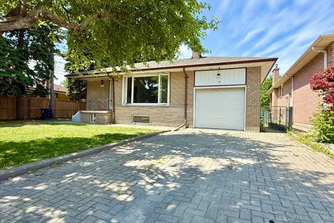 38 Aragon Avenue, ON M1T 1X7