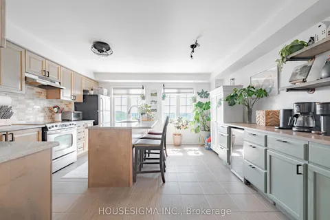 6 Benjamin Way, ON L1N 0K5