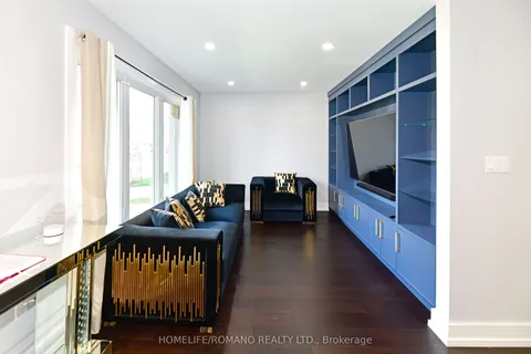 826 Krosno Boulevard, ON L1W 1G9