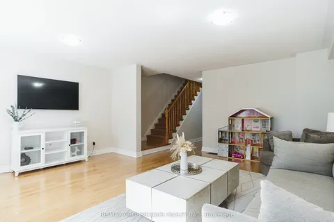 15 Oates Drive, ON M1L 0A9